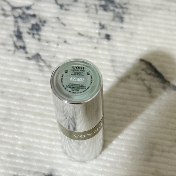 Prada Color Changing Balm (U001 Astral Pink) Ph Reactive Lip Blushing Care - Picture 7 of 10